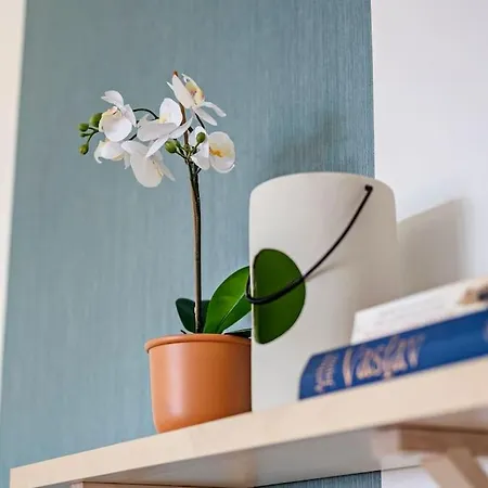 Storytellers - Terrace By The River Лиссабон