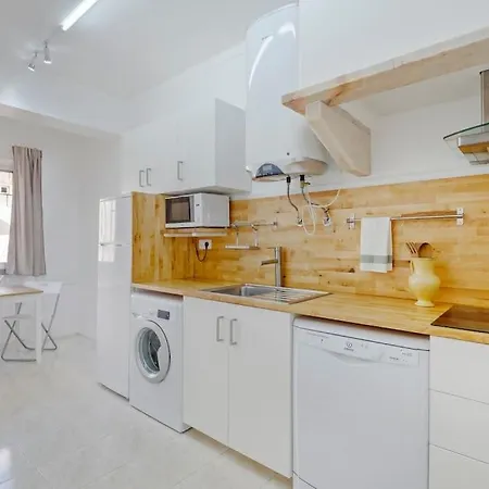 Storytellers - Terrace By The River Lisboa