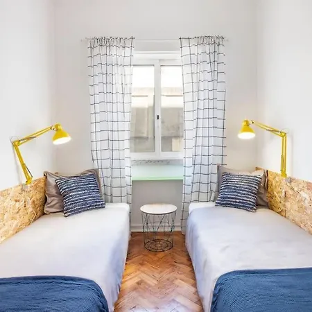 Storytellers - Terrace By The River Лиссабон